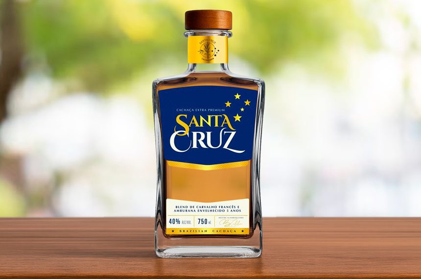 cachaça-santa-cruz-blend-azul-fundo-jardim-860x570.jpg